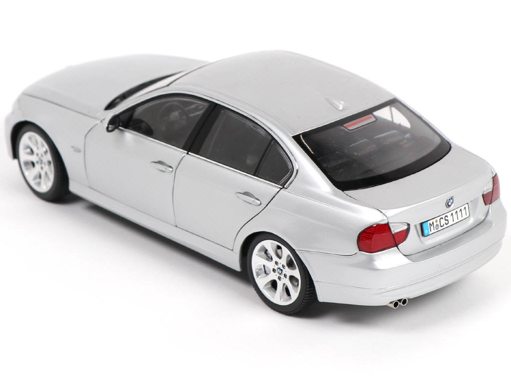 Lot 28 - KYOSHO (JAPON) (1)