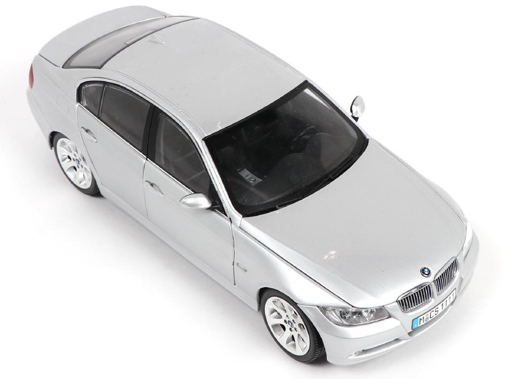 Lot 28 - KYOSHO (JAPON) (1)