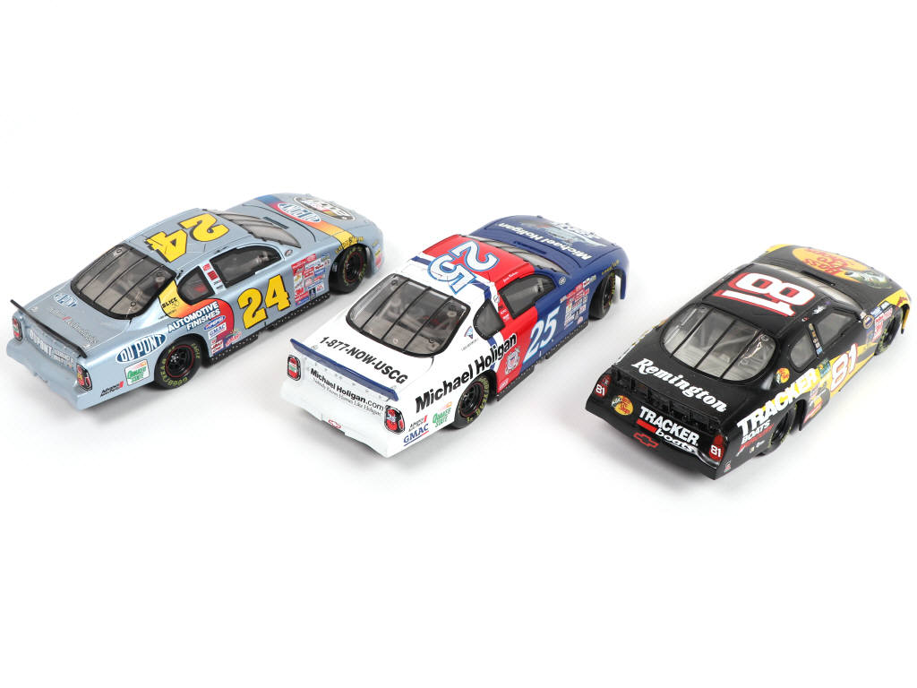 Lot 155 - DIVERS (3)