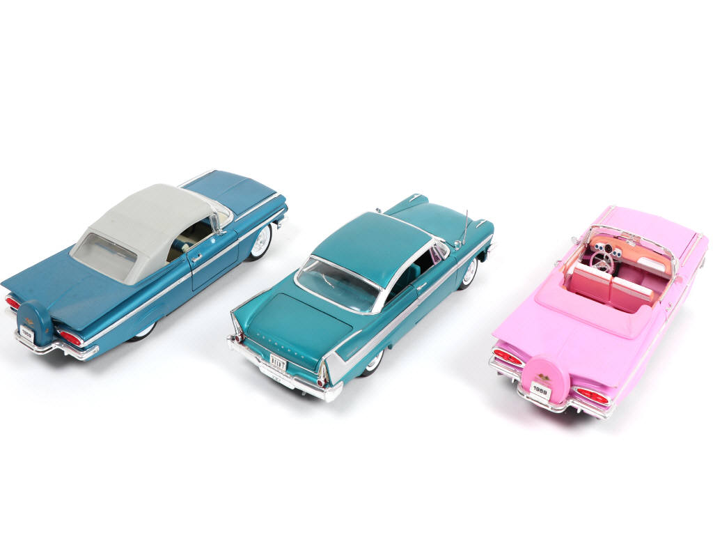 Lot 154 - DIVERS (3)