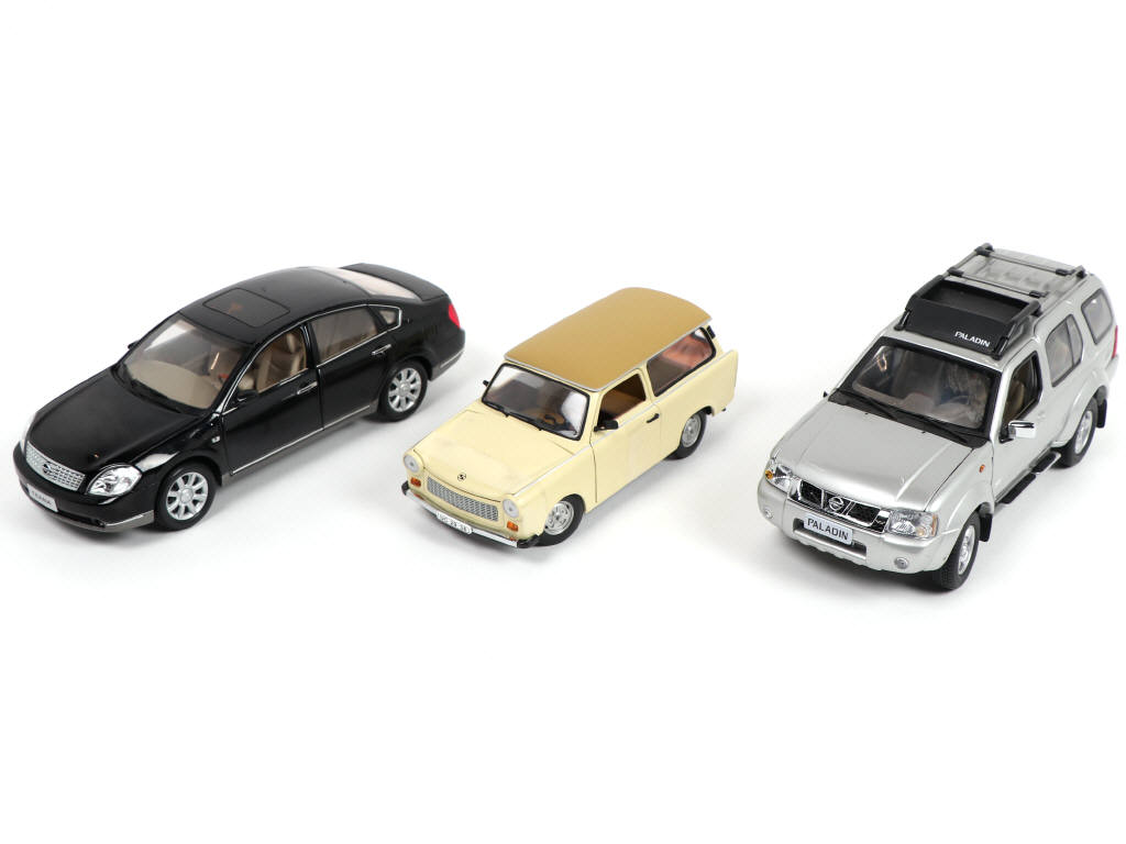 Lot 141 - SUN STAR (CHINE) (3)