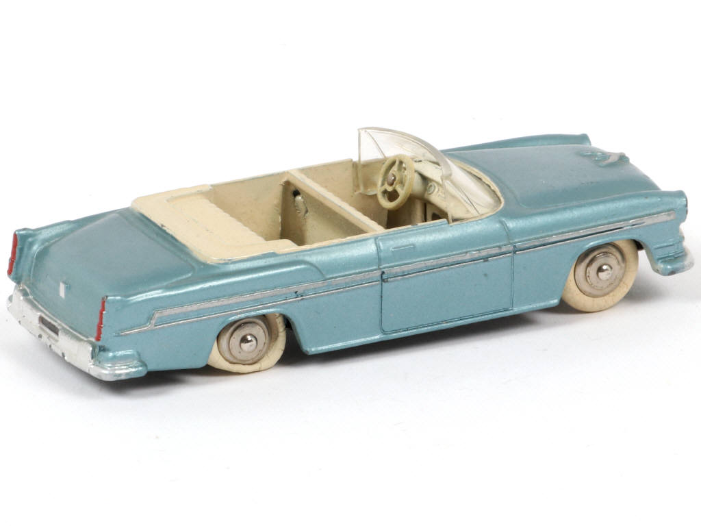 Lot 194 - DINKY TOYS (FRANCE) (1)