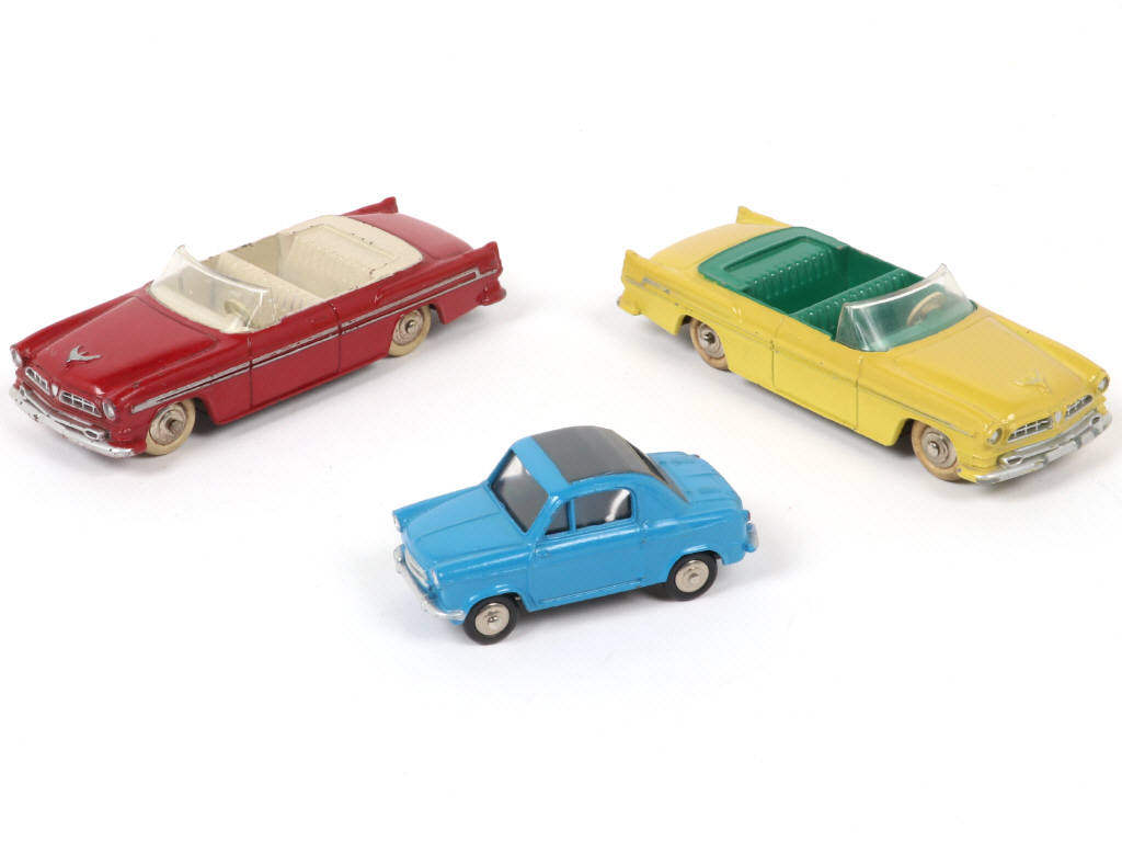 Lot 237 - DINKY TOYS (FRANCE) (3)