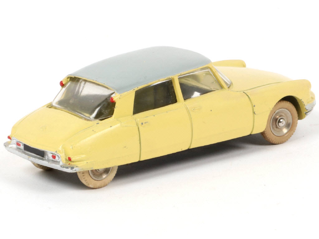 Lot 196 - DINKY TOYS (FRANCE) (1)