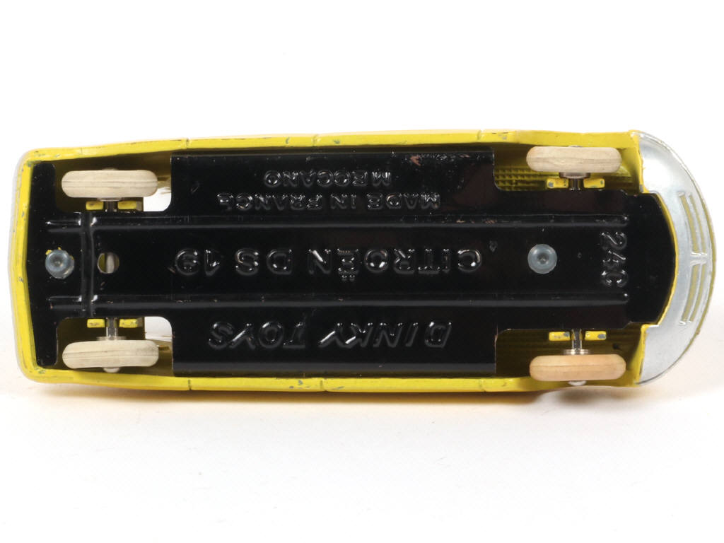 Lot 197 - DINKY TOYS (FRANCE) (1)