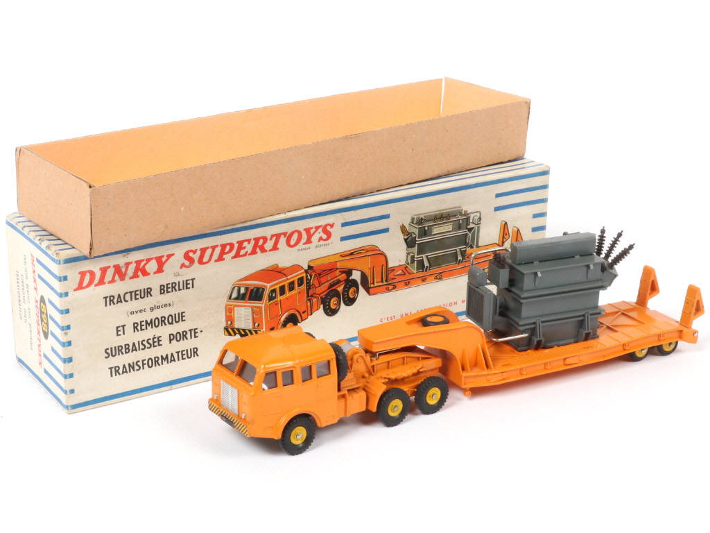 Lot 223 - DINKY TOYS (FRANCE) (1)