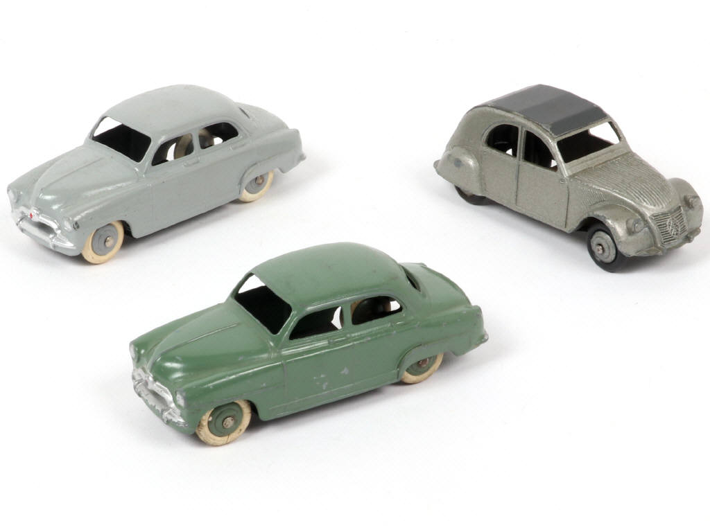 Lot 236 - DINKY TOYS (FRANCE) (3)