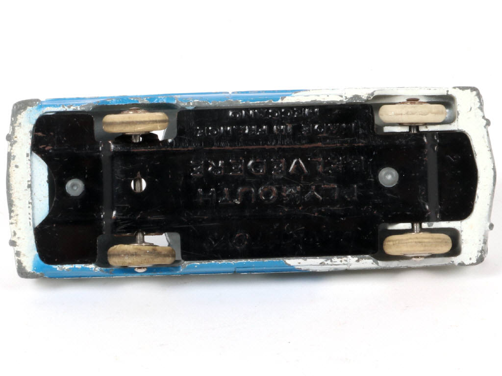 Lot 195 - DINKY TOYS (FRANCE) (1)