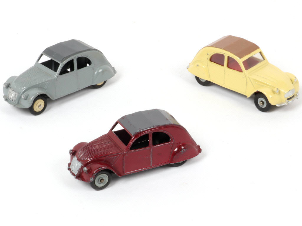 Lot 235 - DINKY TOYS (FRANCE) (3)
