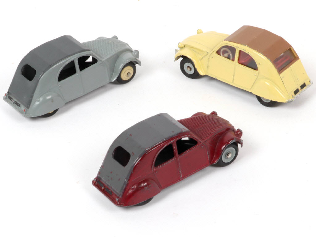 Lot 235 - DINKY TOYS (FRANCE) (3)