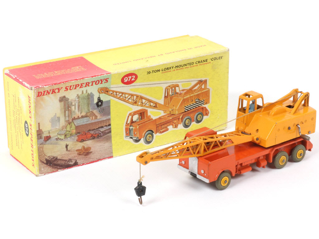 Lot 177 - DINKY TOYS (GB) (1)