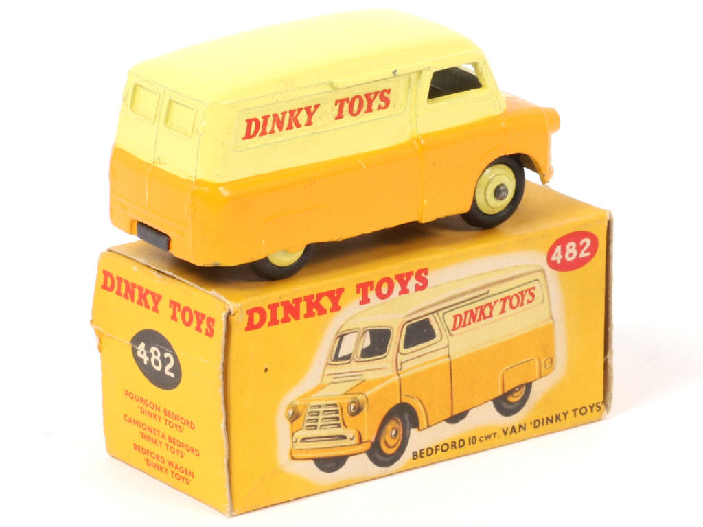 Lot 175 - DINKY TOYS (GB) (1)