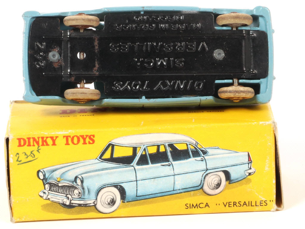 Lot 202 - DINKY TOYS (FRANCE) (1)
