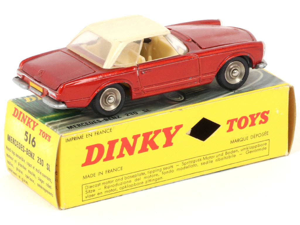 Lot 211 - DINKY TOYS (FRANCE) (1)