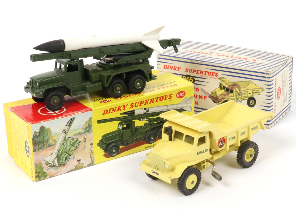 Lot 178 - DINKY TOYS (GB) (2)