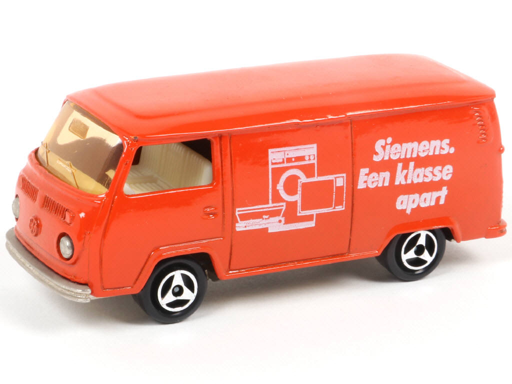 Lot 13 - MAJORETTE (FRANCE) (1)