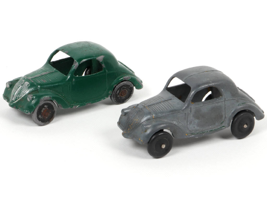 Lot 83 - DINKY TOYS (FRANCE) (1)
