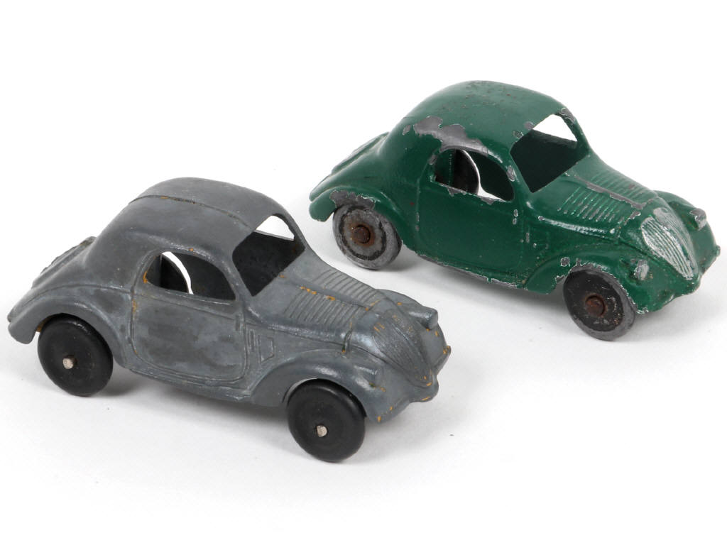 Lot 83 - DINKY TOYS (FRANCE) (1)