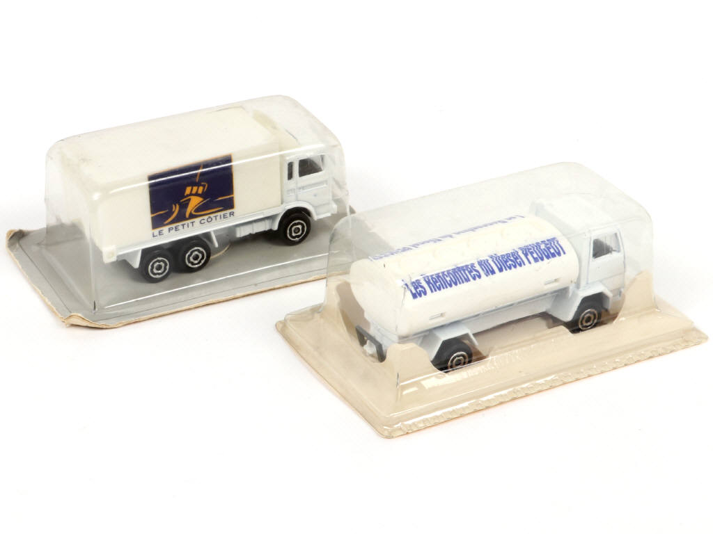 Lot 30 - MAJORETTE (FRANCE) (2)
