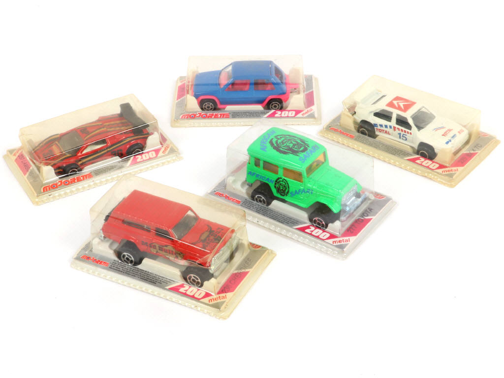 Lot 60 - MAJORETTE (FRANCE) (5)