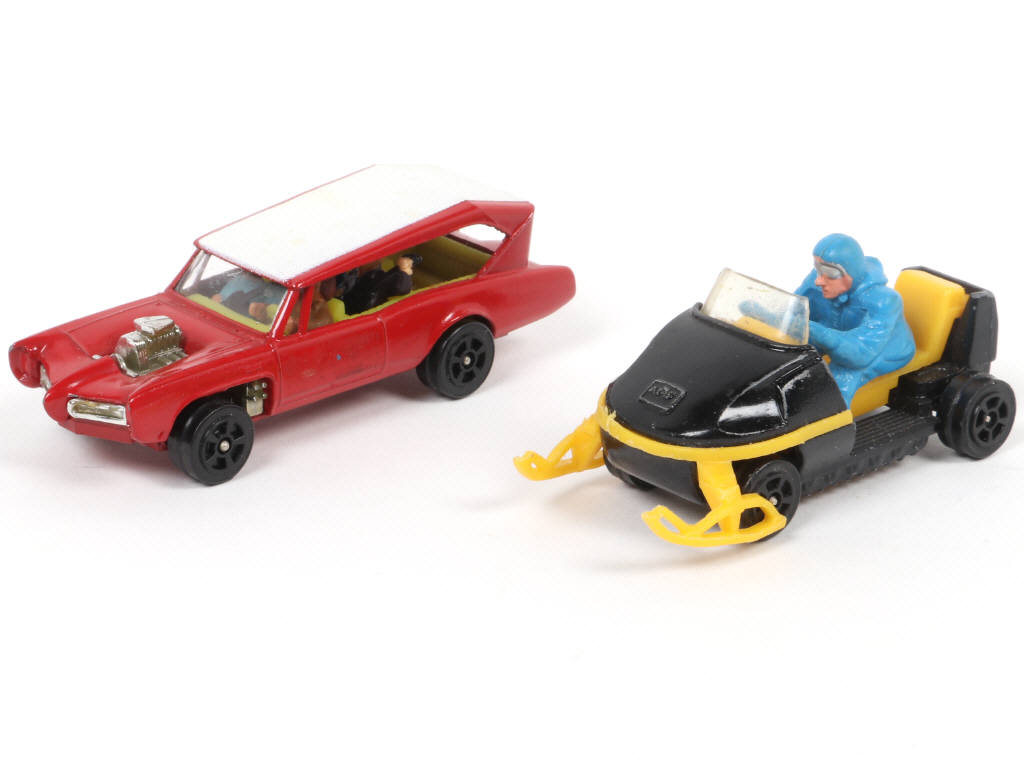 Lot 141 - CORGI JUNIORS (GB) (2)