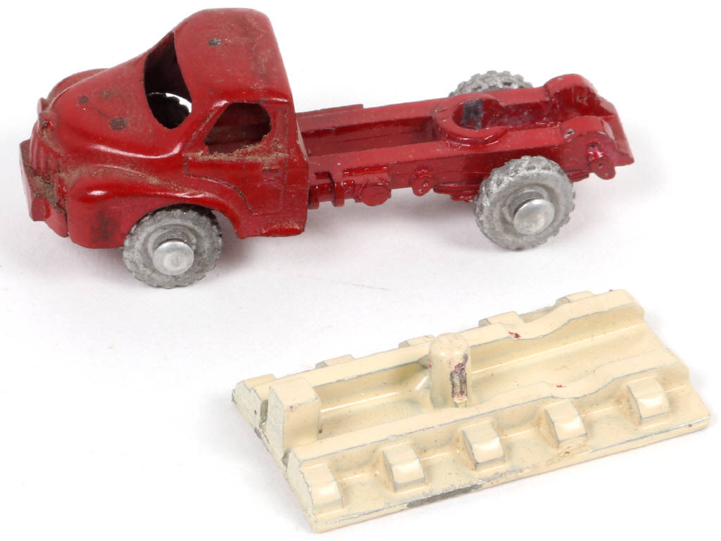 Lot 223 - DIVERS (4)