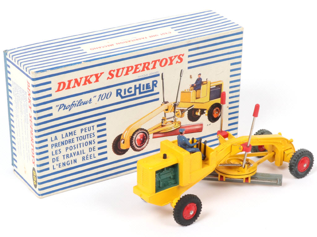 Lot 185 - DINKY TOYS (FRANCE) (1)
