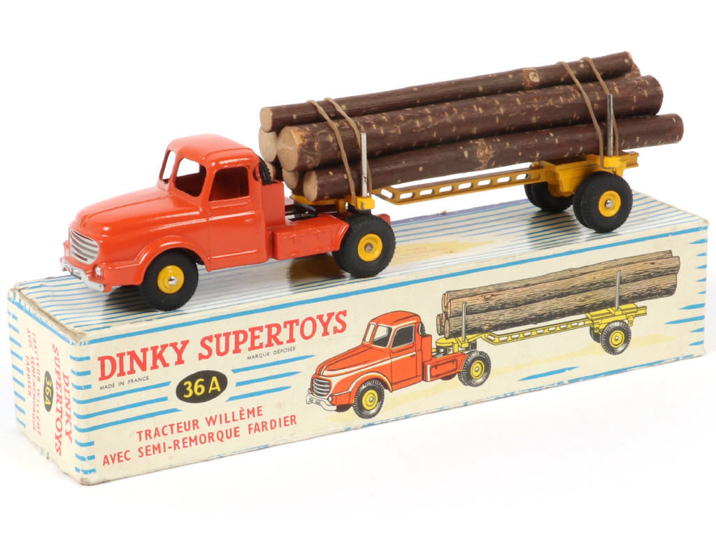 Lot 174 - DINKY TOYS (FRANCE) (1)