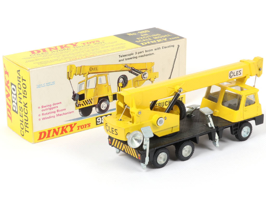 Lot 114 - DINKY TOYS (GB) (1)