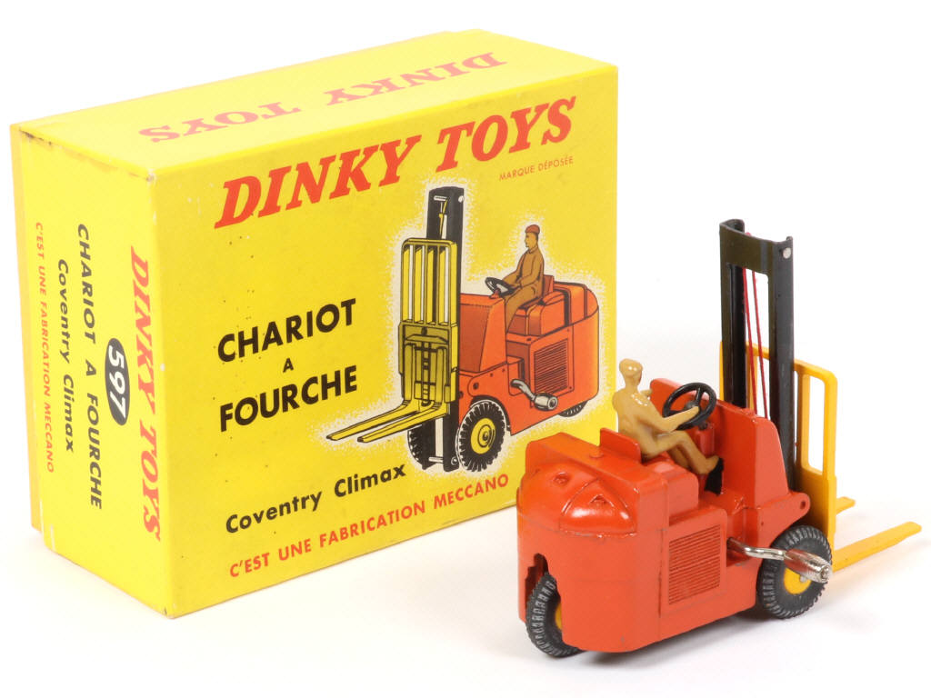 Lot 183 - DINKY TOYS (FRANCE) (1)