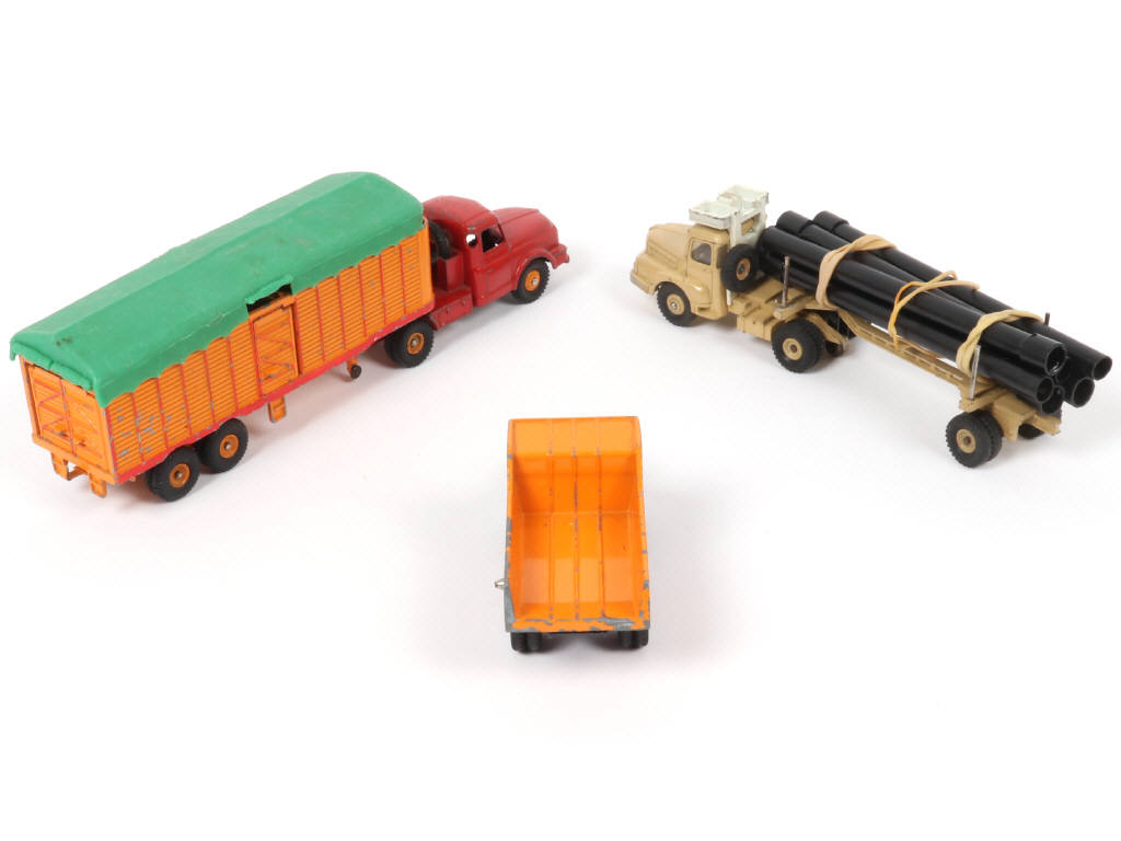 Lot 221 - DINKY TOYS (FRANCE) (3)