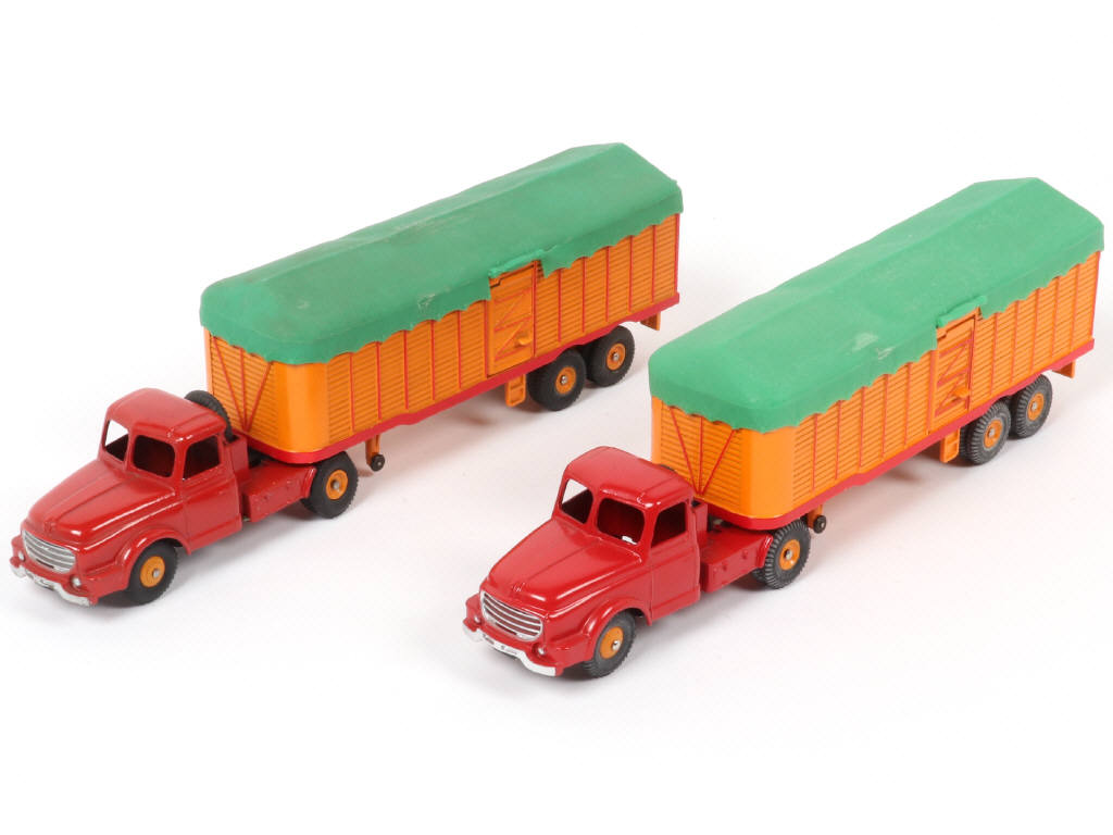 Lot 198 - DINKY TOYS (FRANCE) (2)