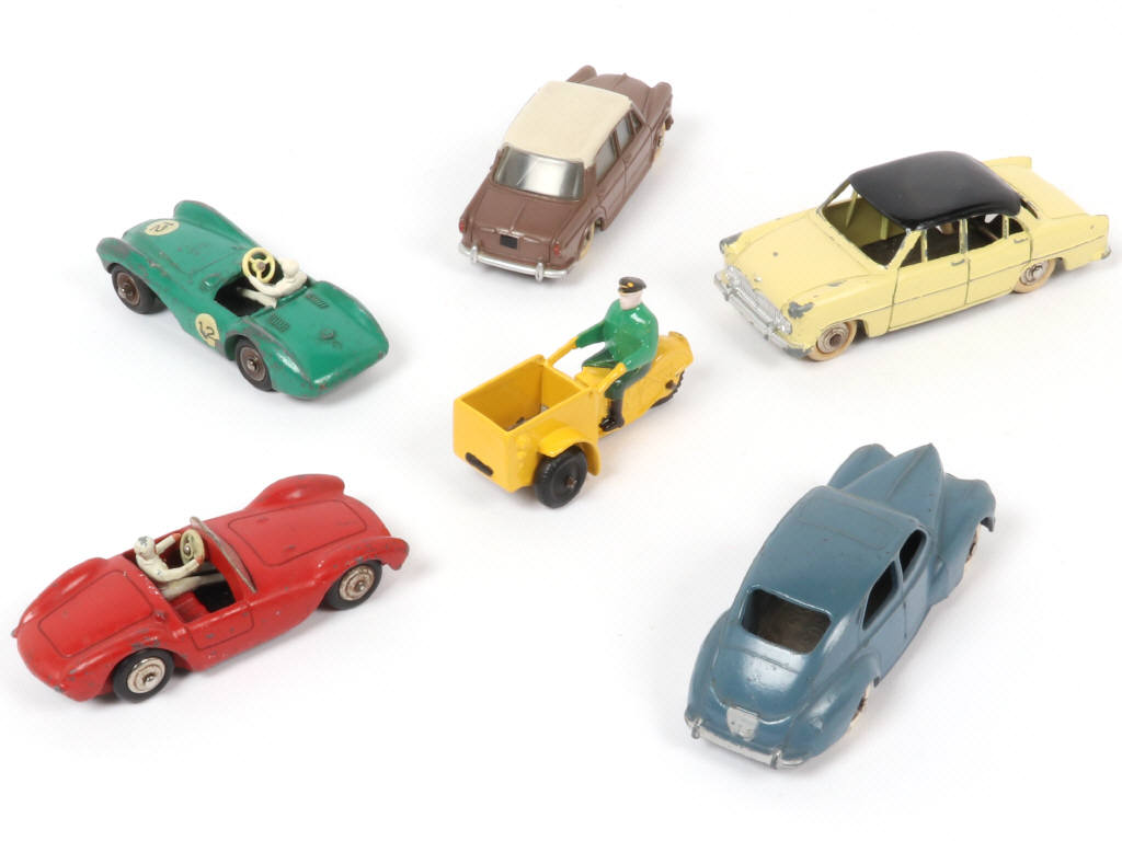Lot 233 - DINKY TOYS (FRANCE) (6)