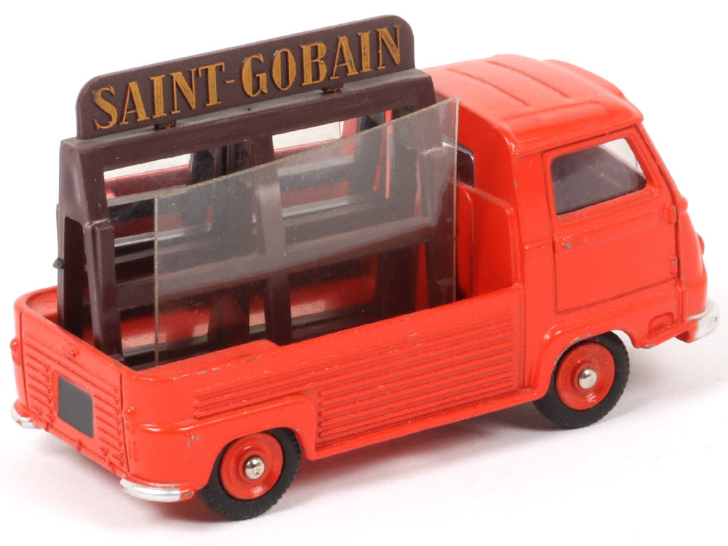 Lot 157 - DINKY TOYS (FRANCE) (1)