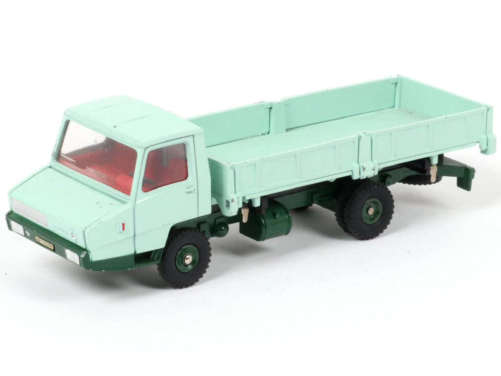 Lot 160 - DINKY TOYS (FRANCE) (1)