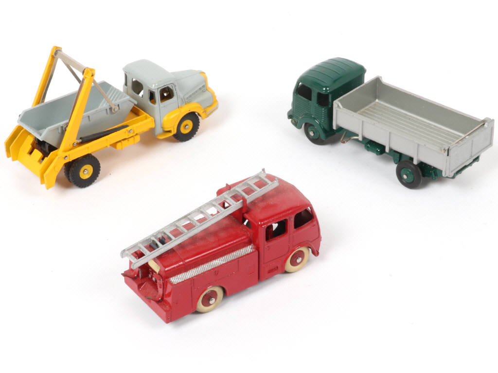 Lot 219 - DINKY TOYS (FRANCE) (3)