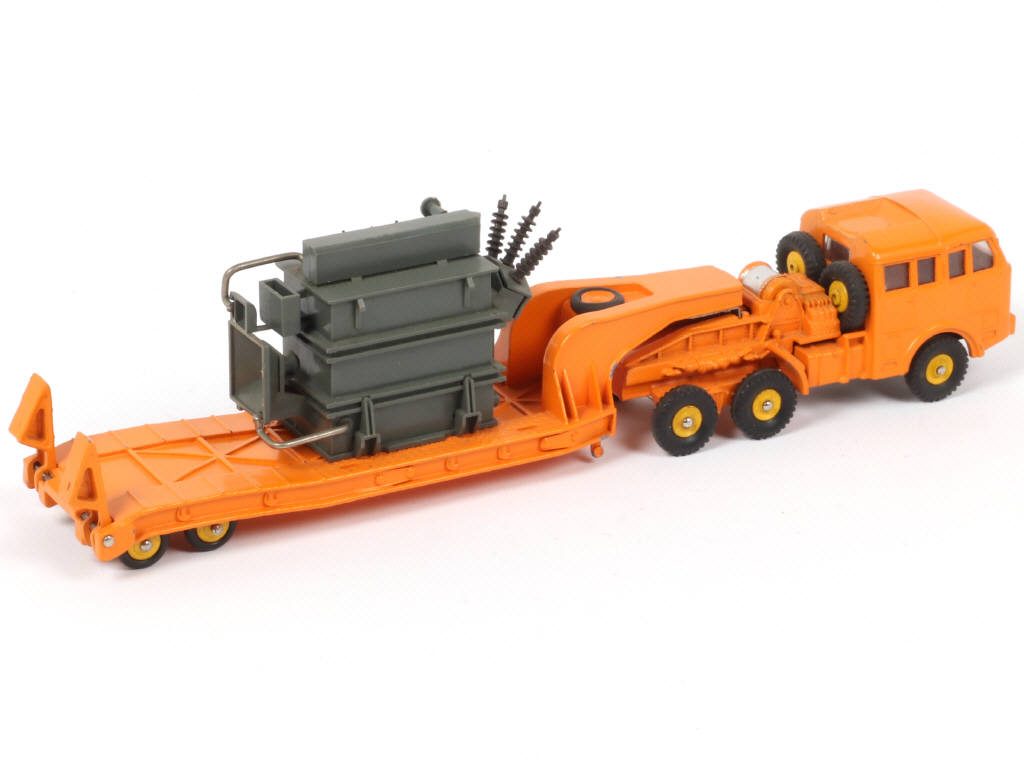 Lot 161 - DINKY TOYS (FRANCE) (1)