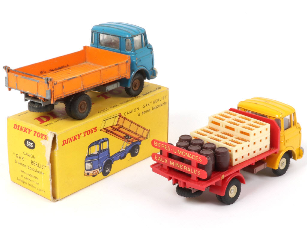 Lot 206 - DINKY TOYS (FRANCE) (2)