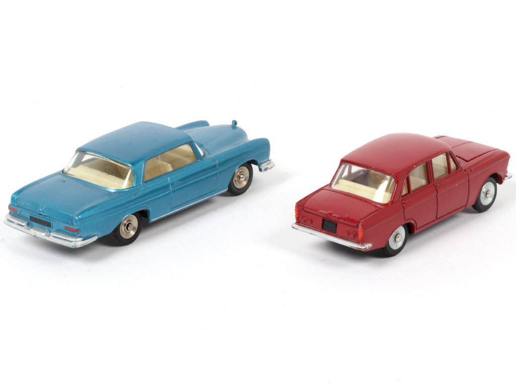 Lot 191 - DINKY TOYS (FRANCE) (2)