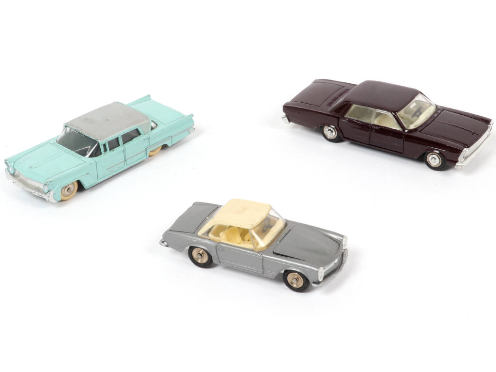Lot 212 - DINKY TOYS (FRANCE) (3)