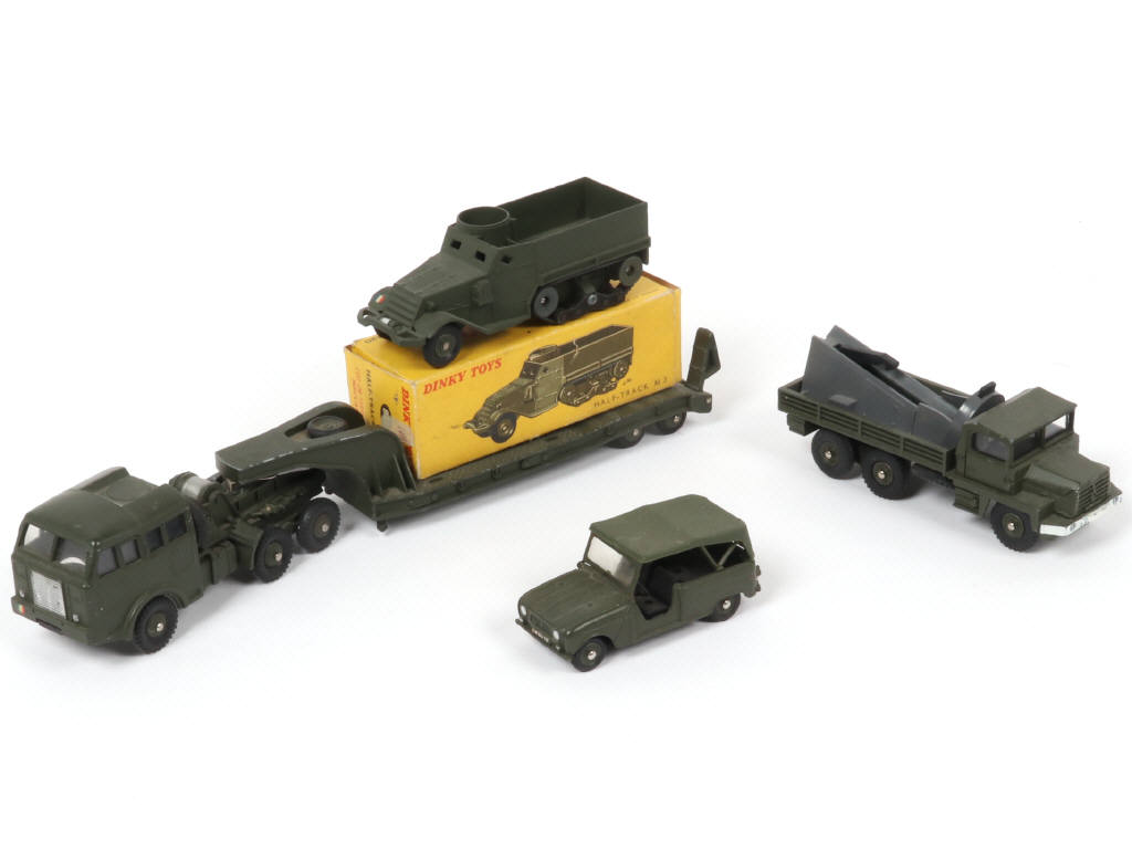 Lot 224 - DINKY TOYS (FRANCE) (4)