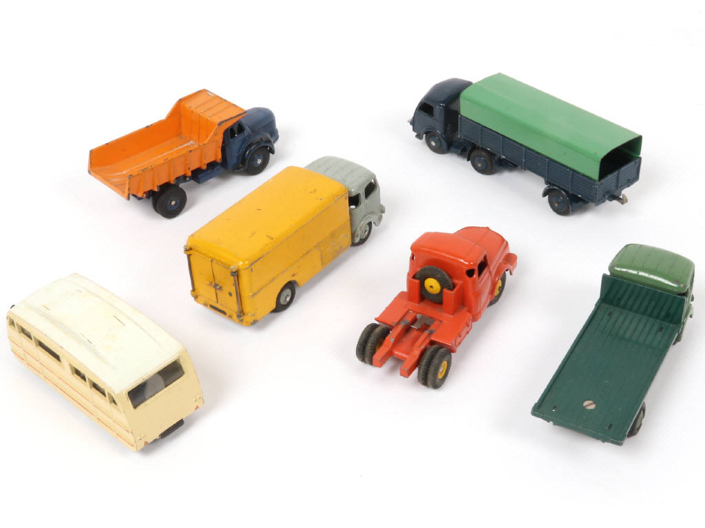 Lot 235 - DINKY TOYS (FRANCE) (6)