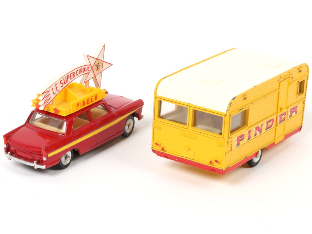 Lot 154 - DINKY TOYS (FRANCE) (1)