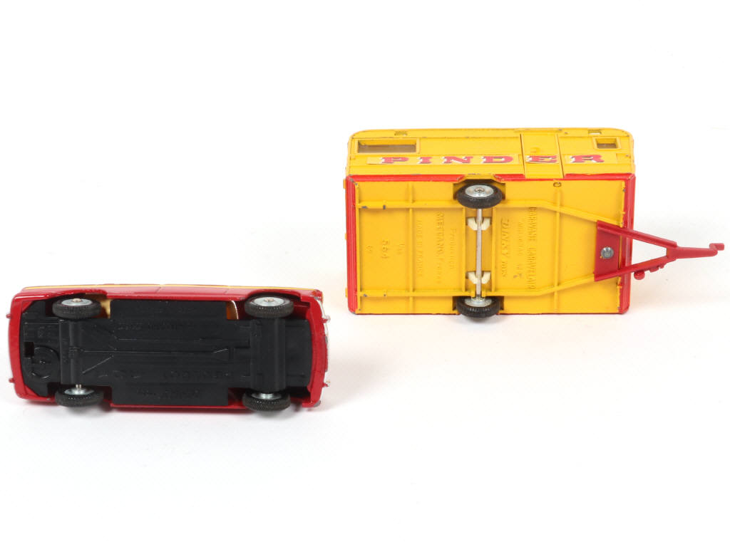 Lot 154 - DINKY TOYS (FRANCE) (1)