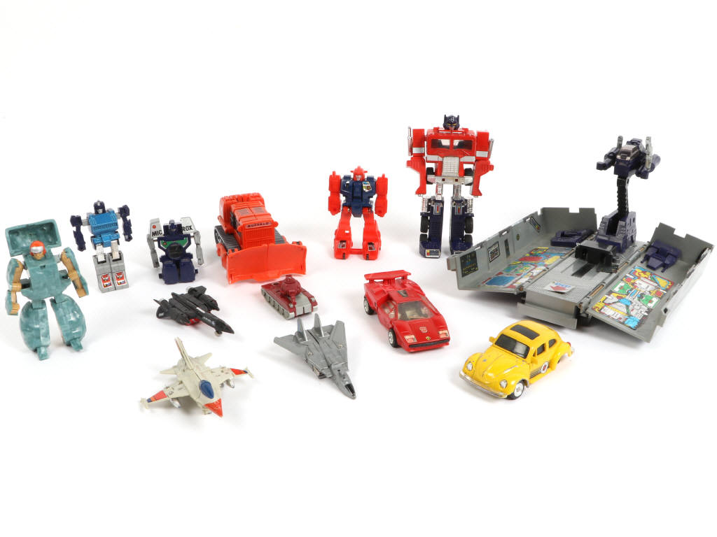 Lot 63 - DIVERS (12)