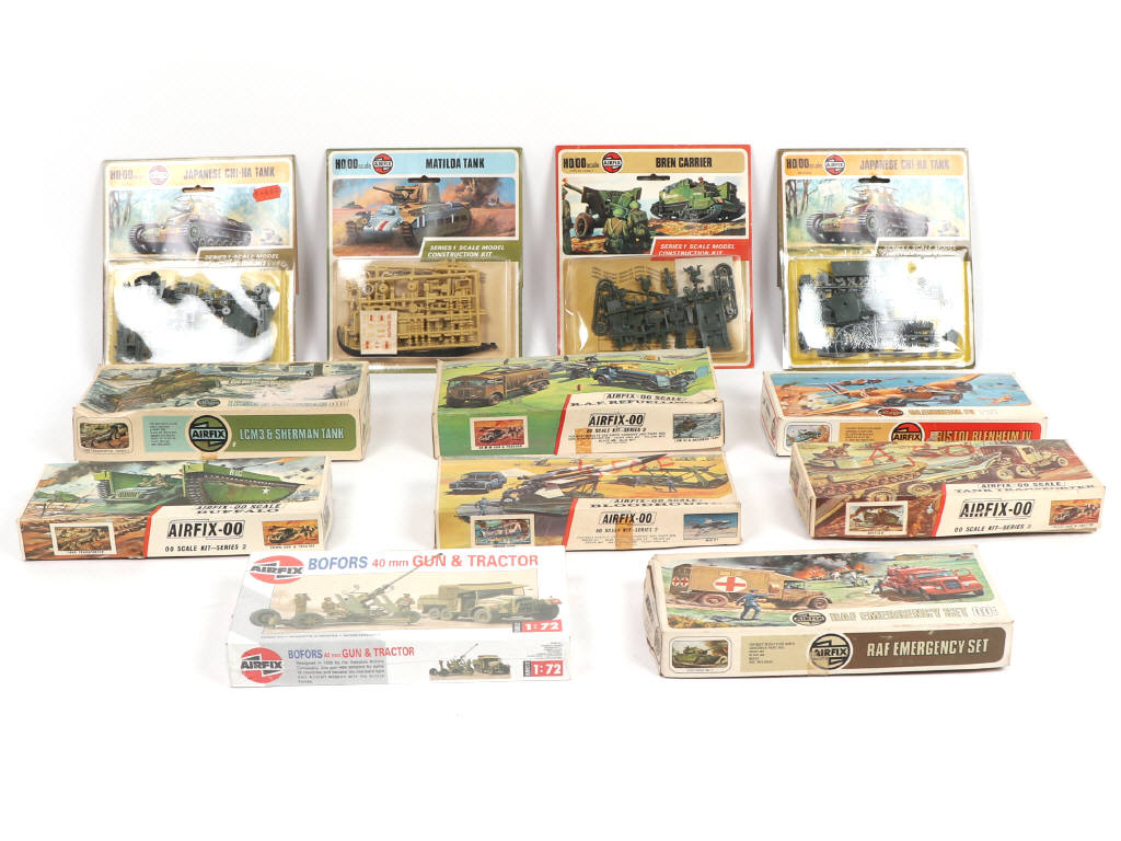 Lot 39 - AIRFIX (GB) (12)