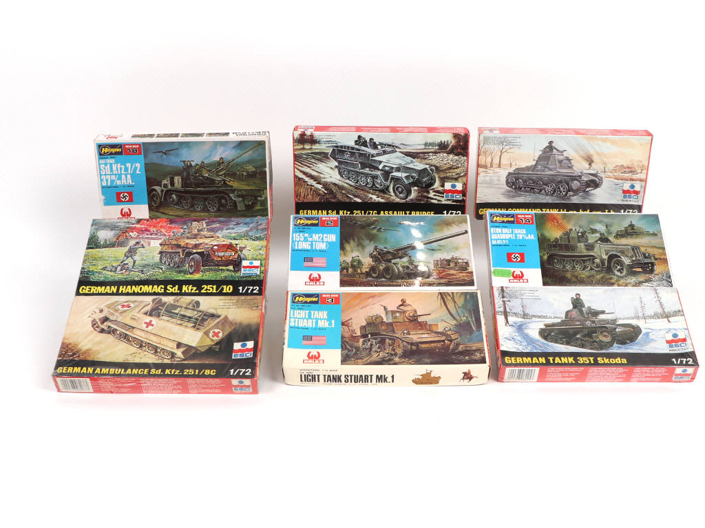 Lot 26 - DIVERS (9)