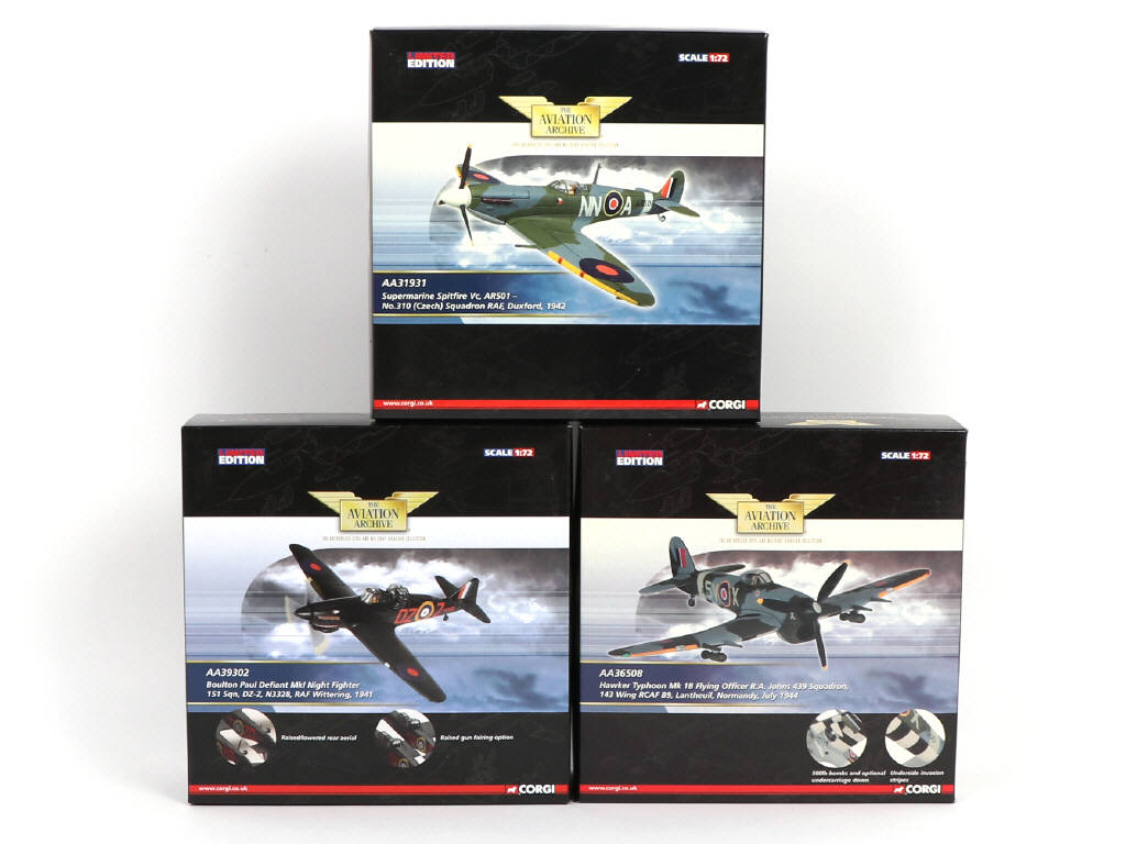 Lot 170 - CORGI TOYS (GB) (3)