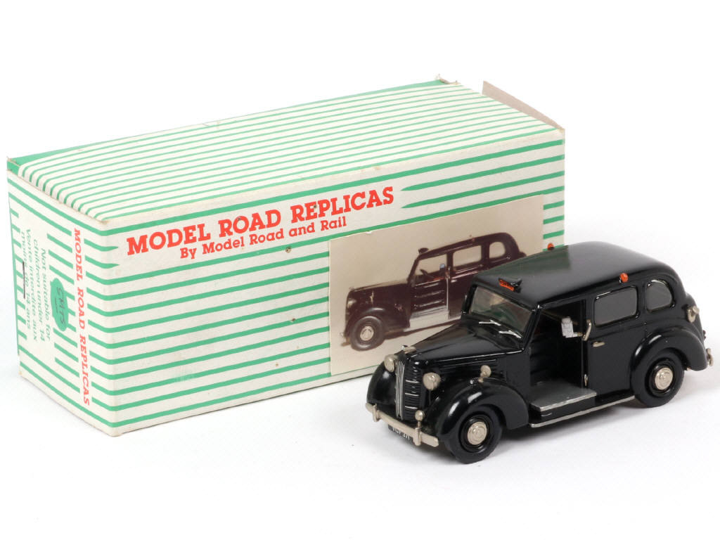 Lot 111 - MODEL ROAD REPLICAS (GB) (1)