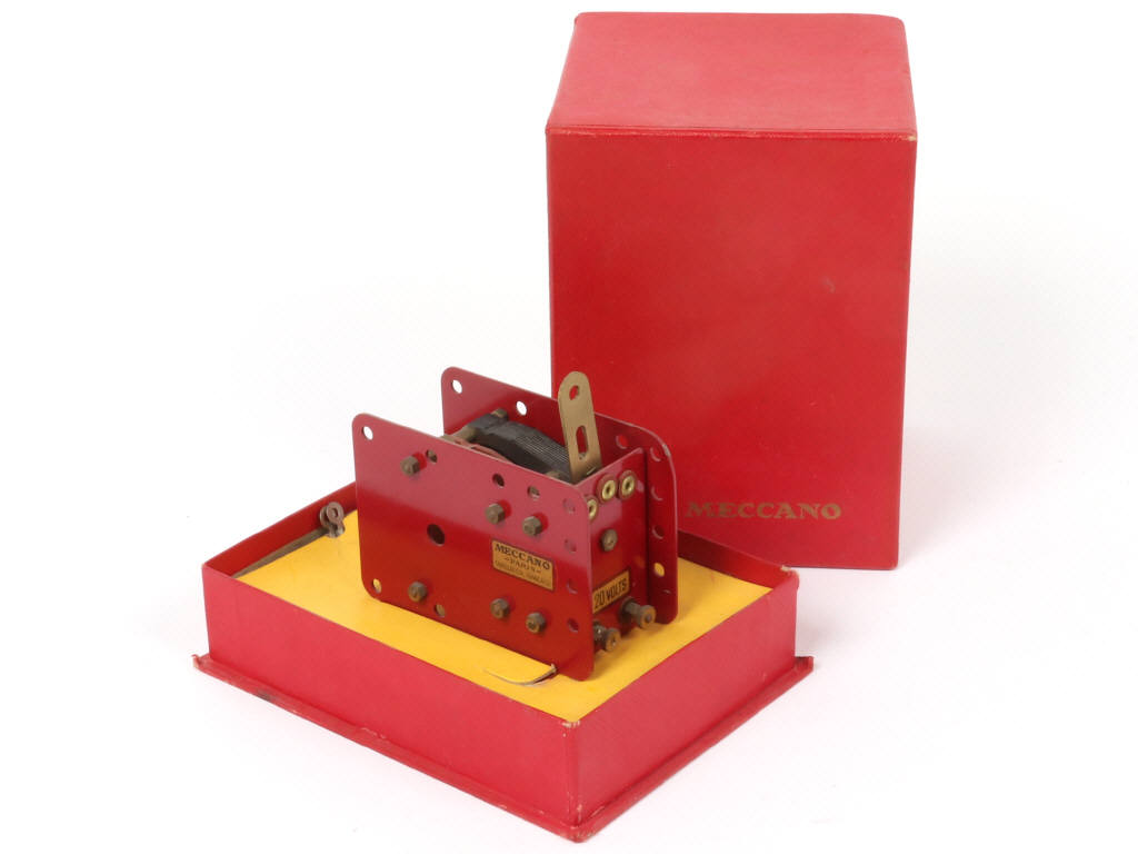 Lot 26 - MECCANO (FRANCE) (1)